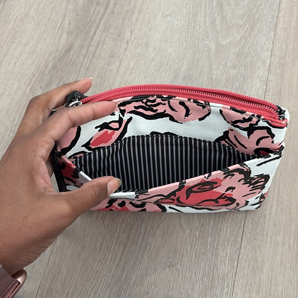 Giani Bernini Womens Wristlet Small Pink White Red Floral Print Spring - Picture 7 of 8